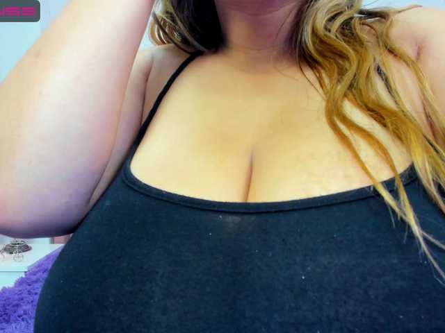 相片 MillyHerder Hello guys welcome to my room #slave #mistress #bigboobs #spitboobs #anal #playpussy #18 #chubby #fuckmachine